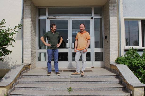 Andreas Freitag (R) und Stefan Benckert (L) - Profis in der Projektentwicklung, Umsetzung und Verwaltung der GEG-Parks. Lokale grüne Energie für lokale nachhaltige Gewerbe.